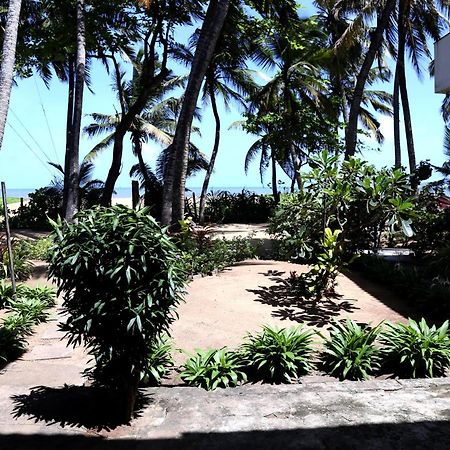Dephani Beach Hotel Negombo Exterior foto