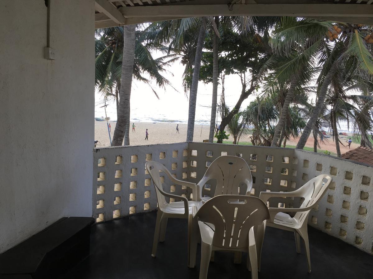 Dephani Beach Hotel Negombo Exterior foto